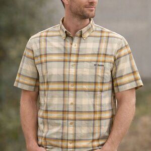 Columbia Shirt Mens XL Short Sleeve Button Down Plaid Yellow Green Casual Pocket
